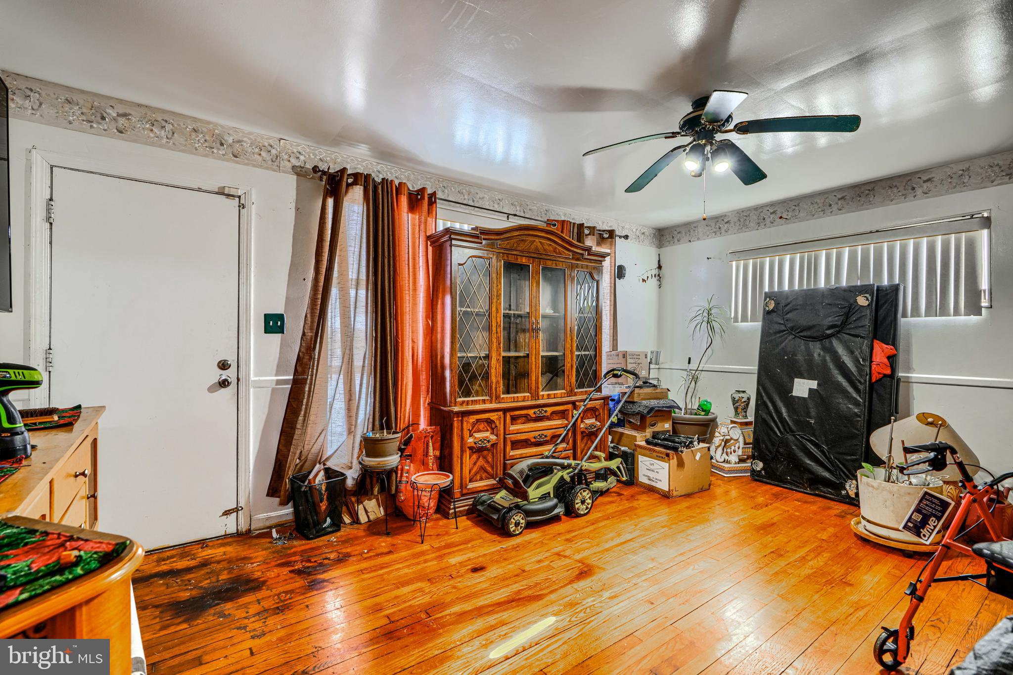 GORDONS CORNER - Residential