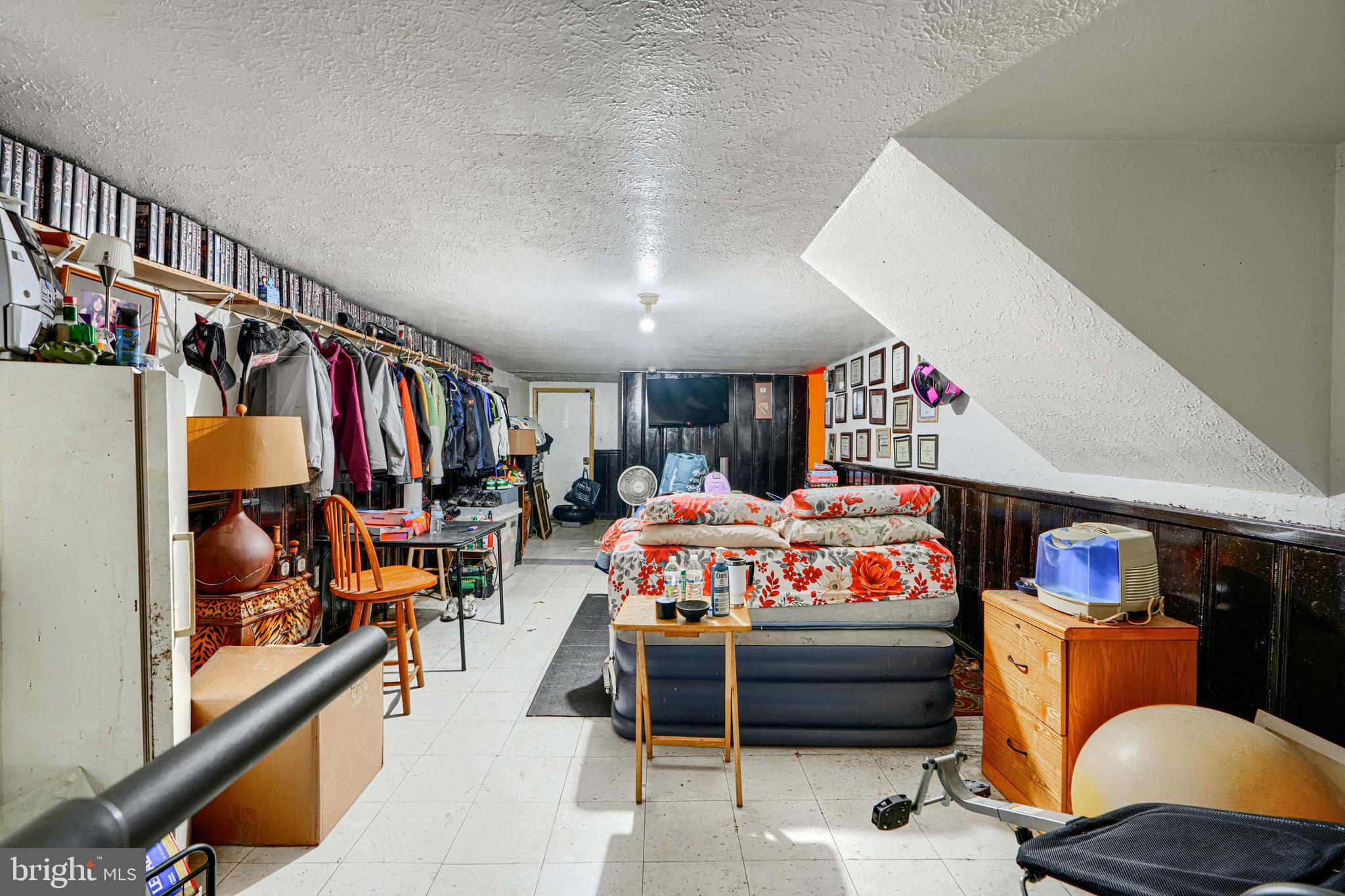 GORDONS CORNER - Residential