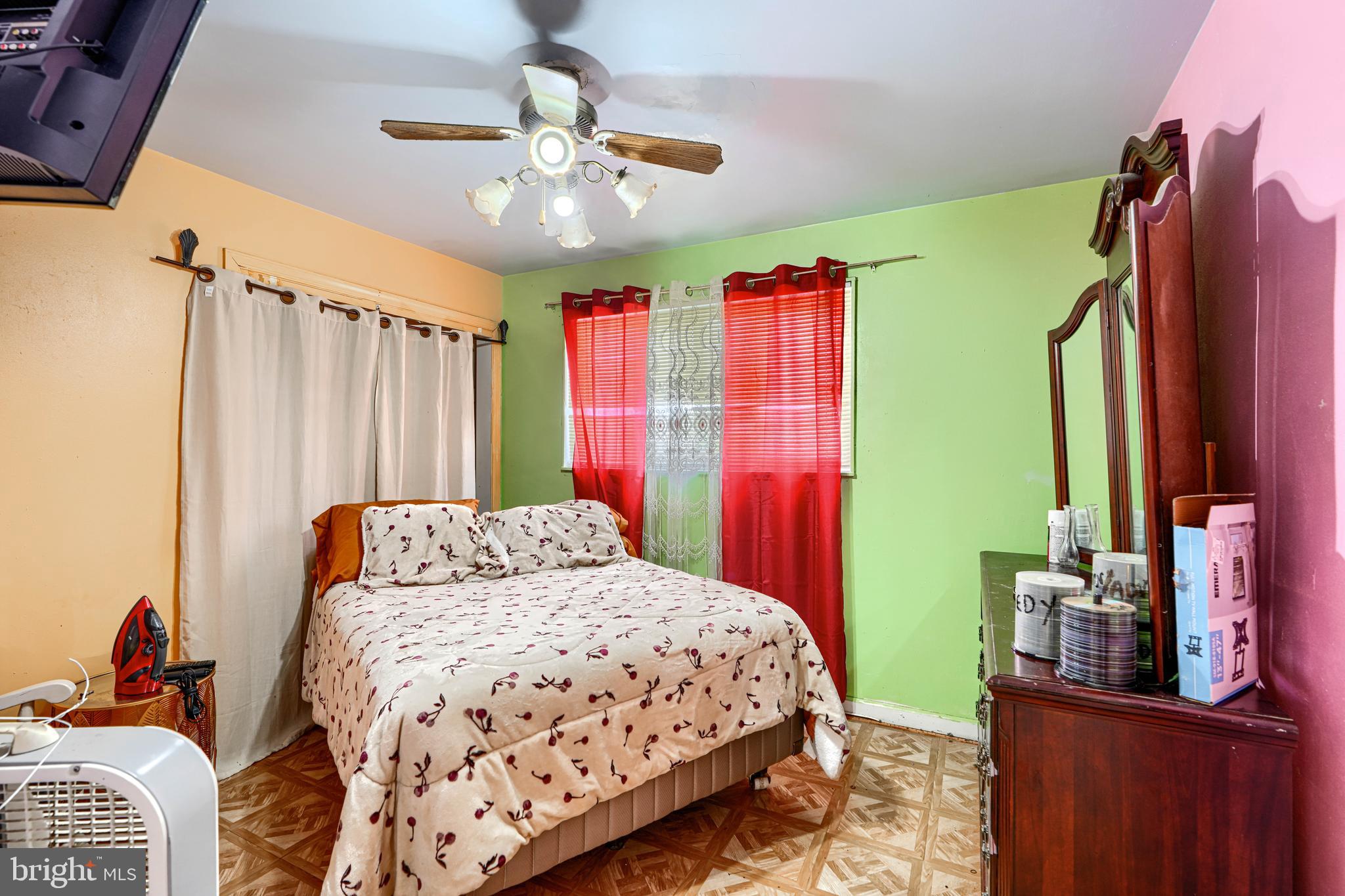 GORDONS CORNER - Residential