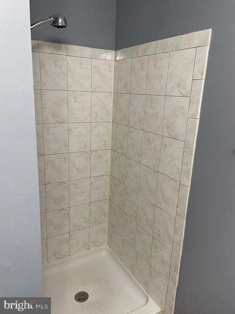 LAKE POINTE AT TOWN CENTER - Residential Lease