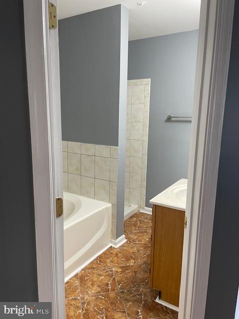 LAKE POINTE AT TOWN CENTER - Residential Lease