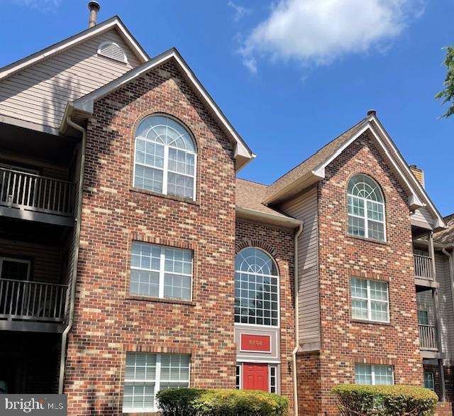 LAKE POINTE AT TOWN CENTER - Residential Lease