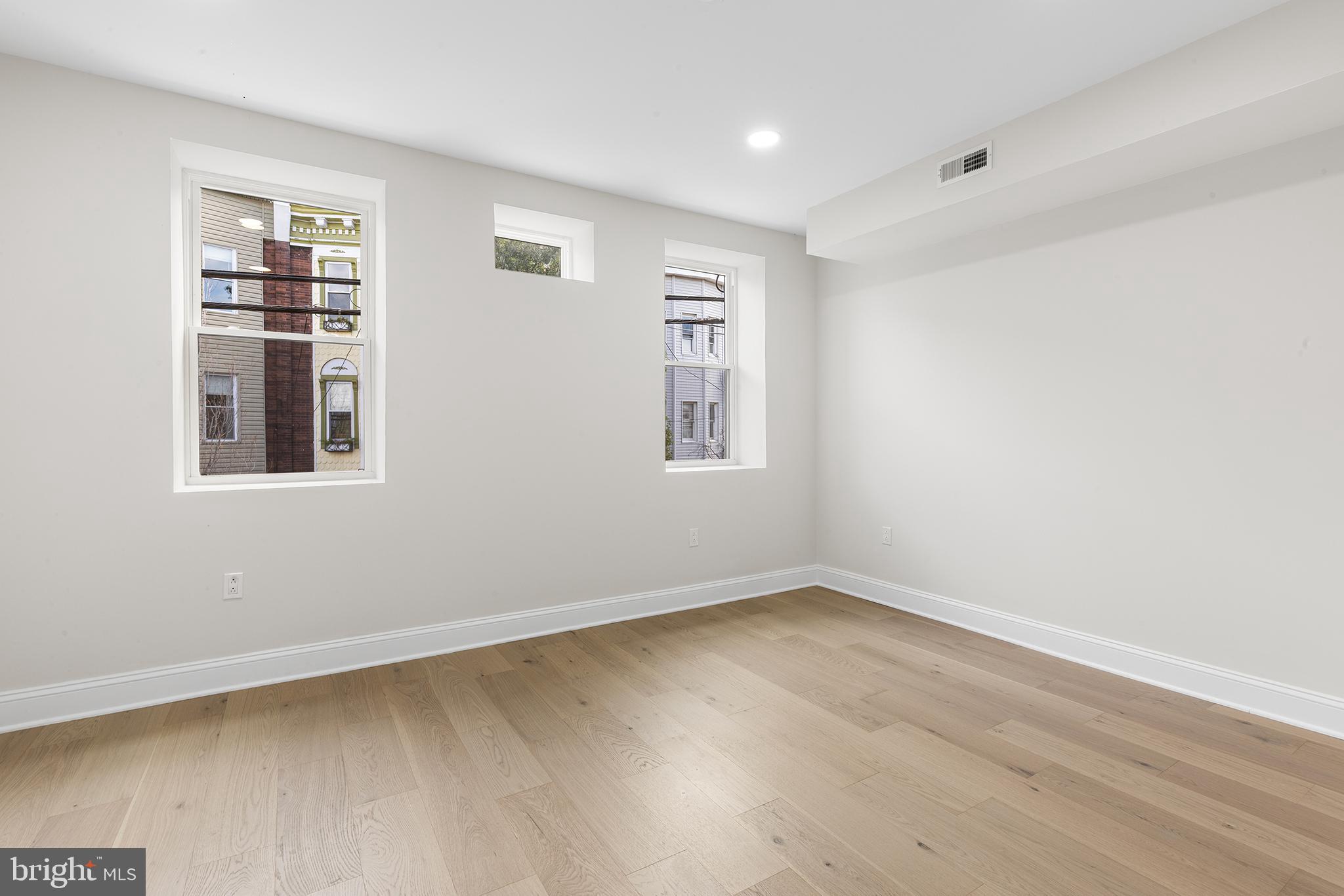 PASSYUNK SQUARE - Residential