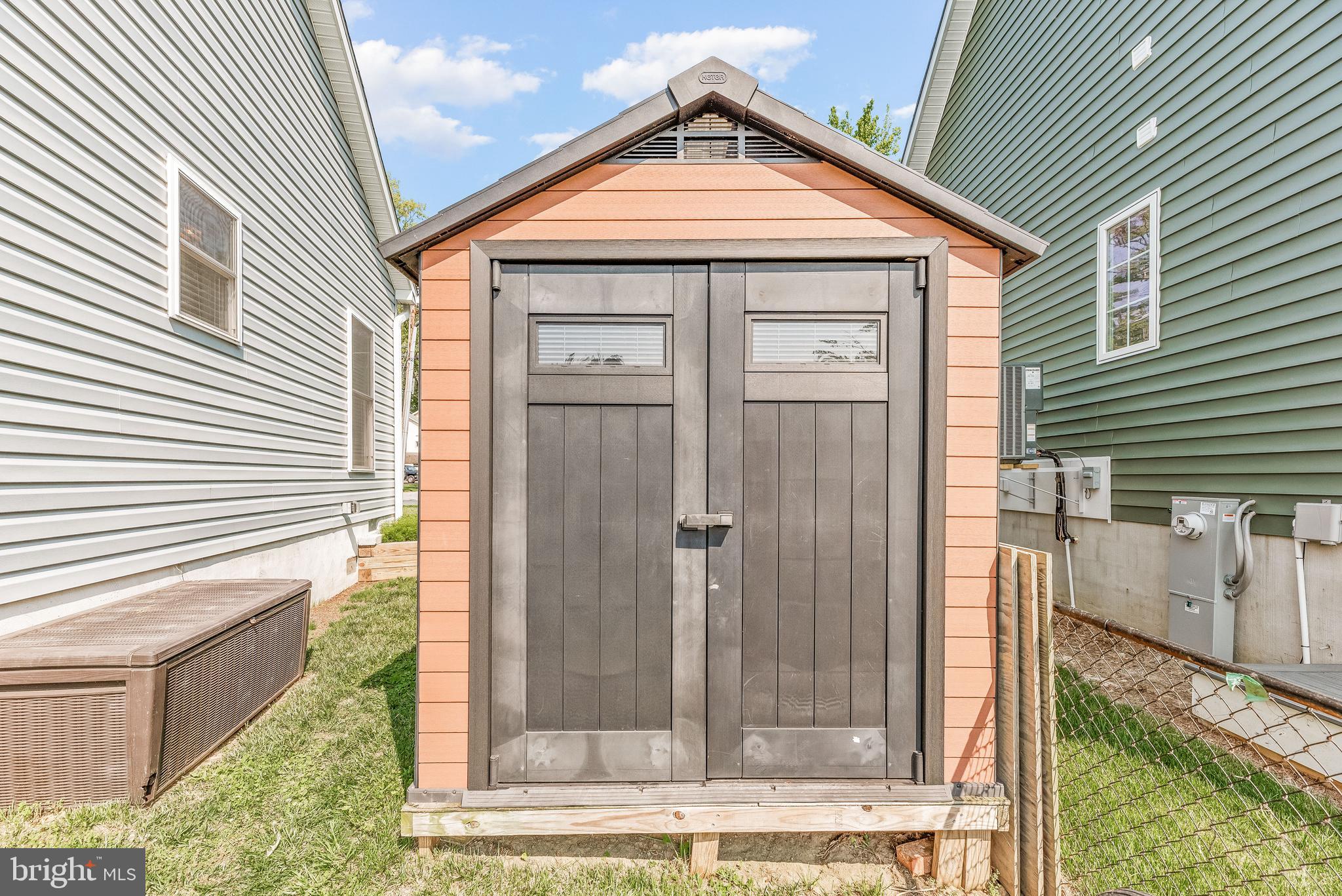 AVALON SHORES - Residential