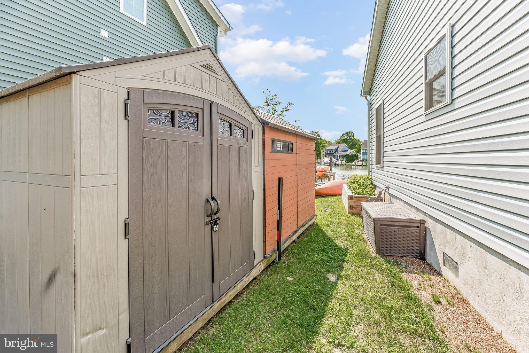 AVALON SHORES - Residential