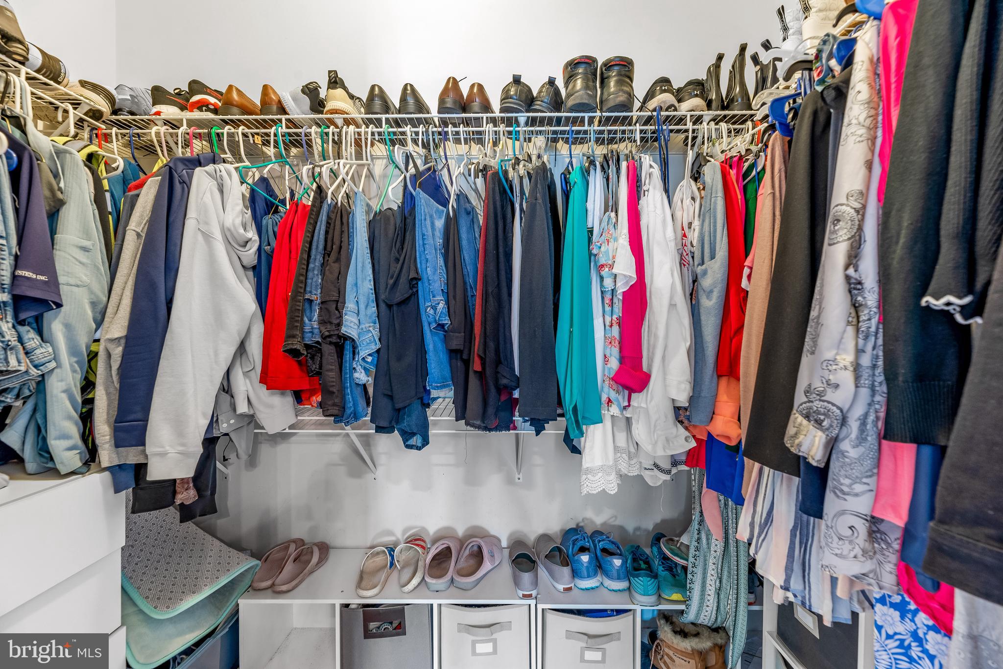 AVALON SHORES - Residential