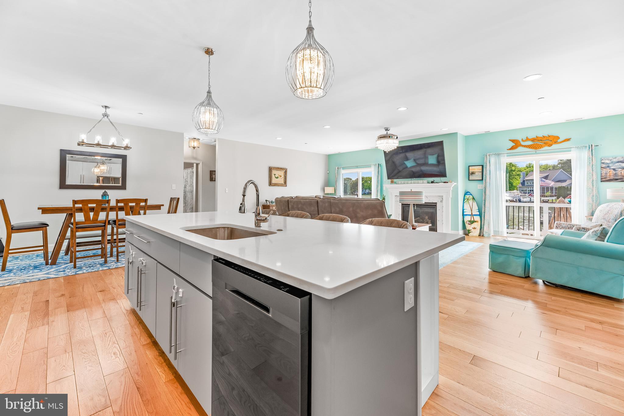 AVALON SHORES - Residential