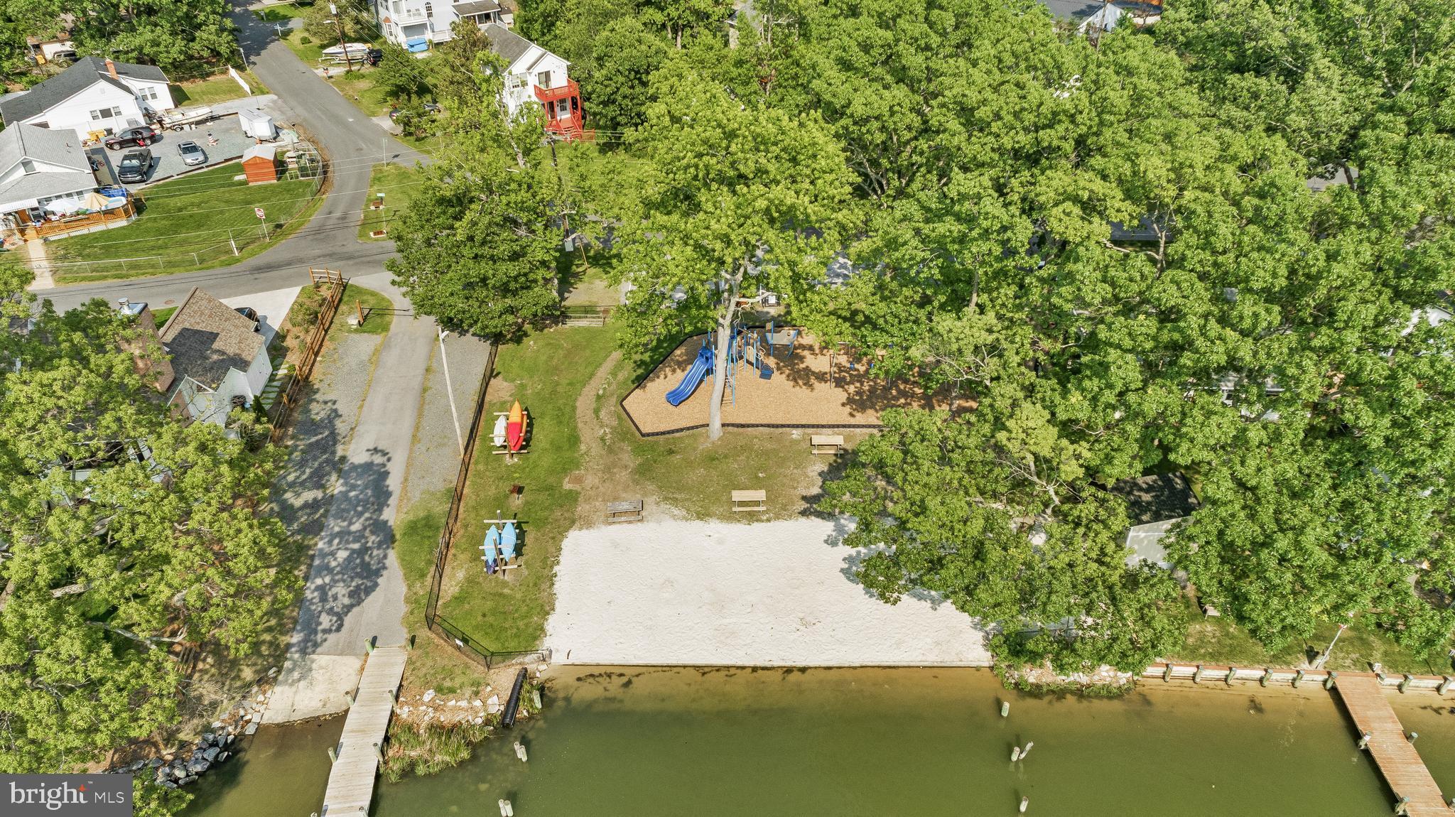 AVALON SHORES - Residential