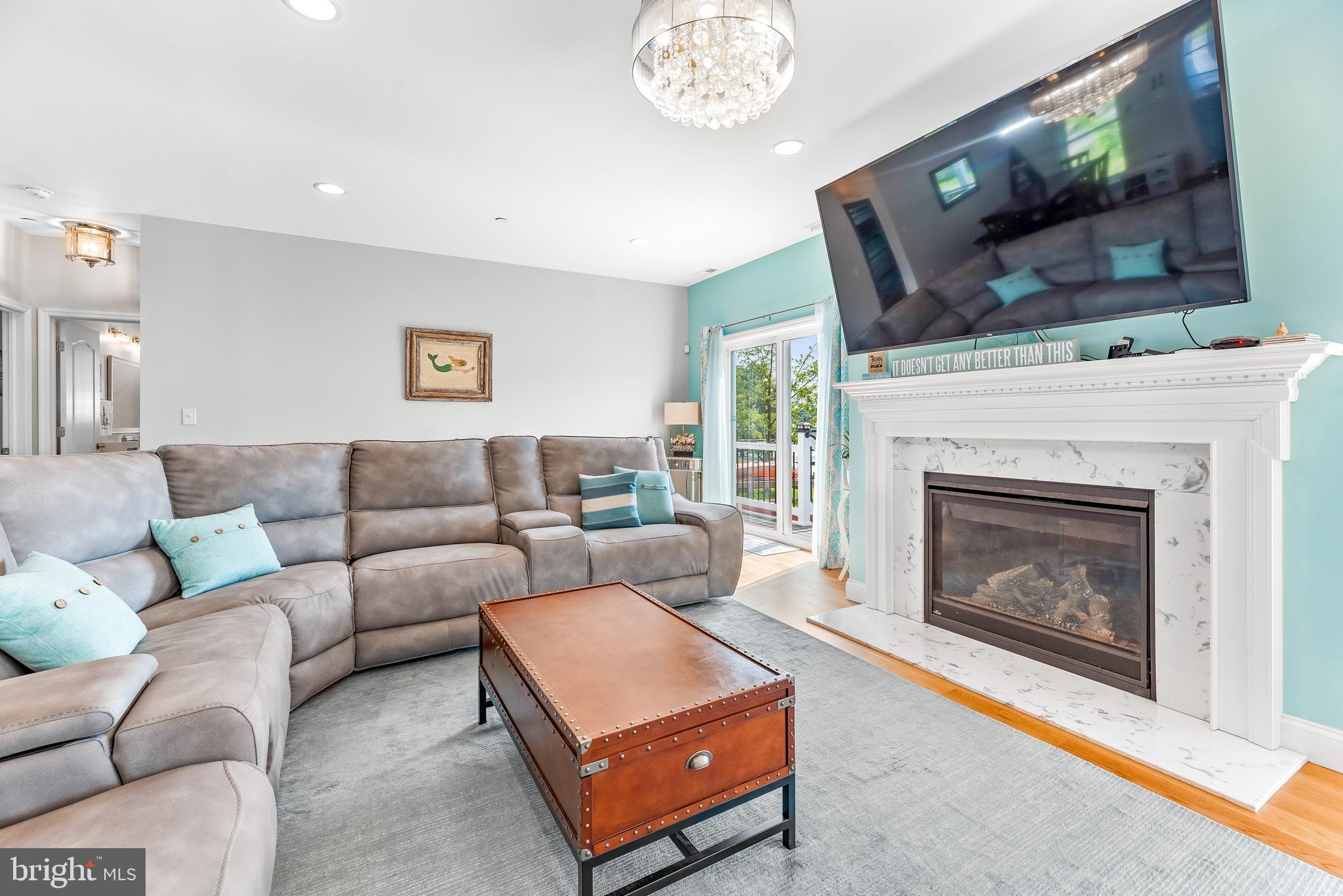 AVALON SHORES - Residential