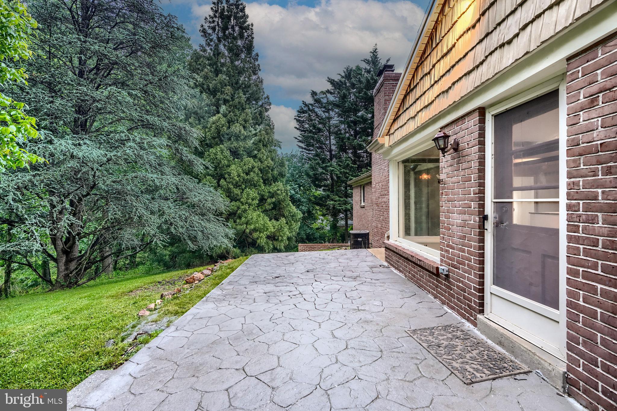 1012 VALEWOOD ROAD