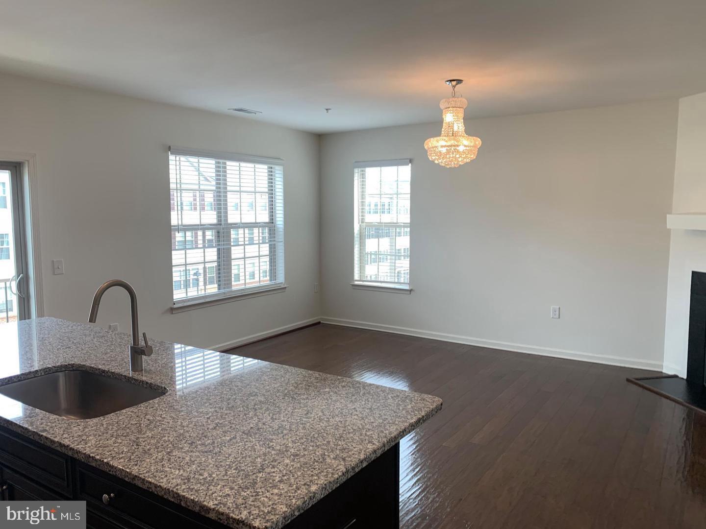 HAMPTON SQUARE CONDOMINIUMS - Residential Lease