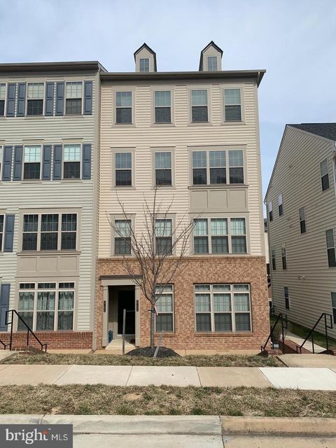 Photo of 3705 Chippendale Circle, WOODBRIDGE, VA 22193 (MLS # VAPW2113092)