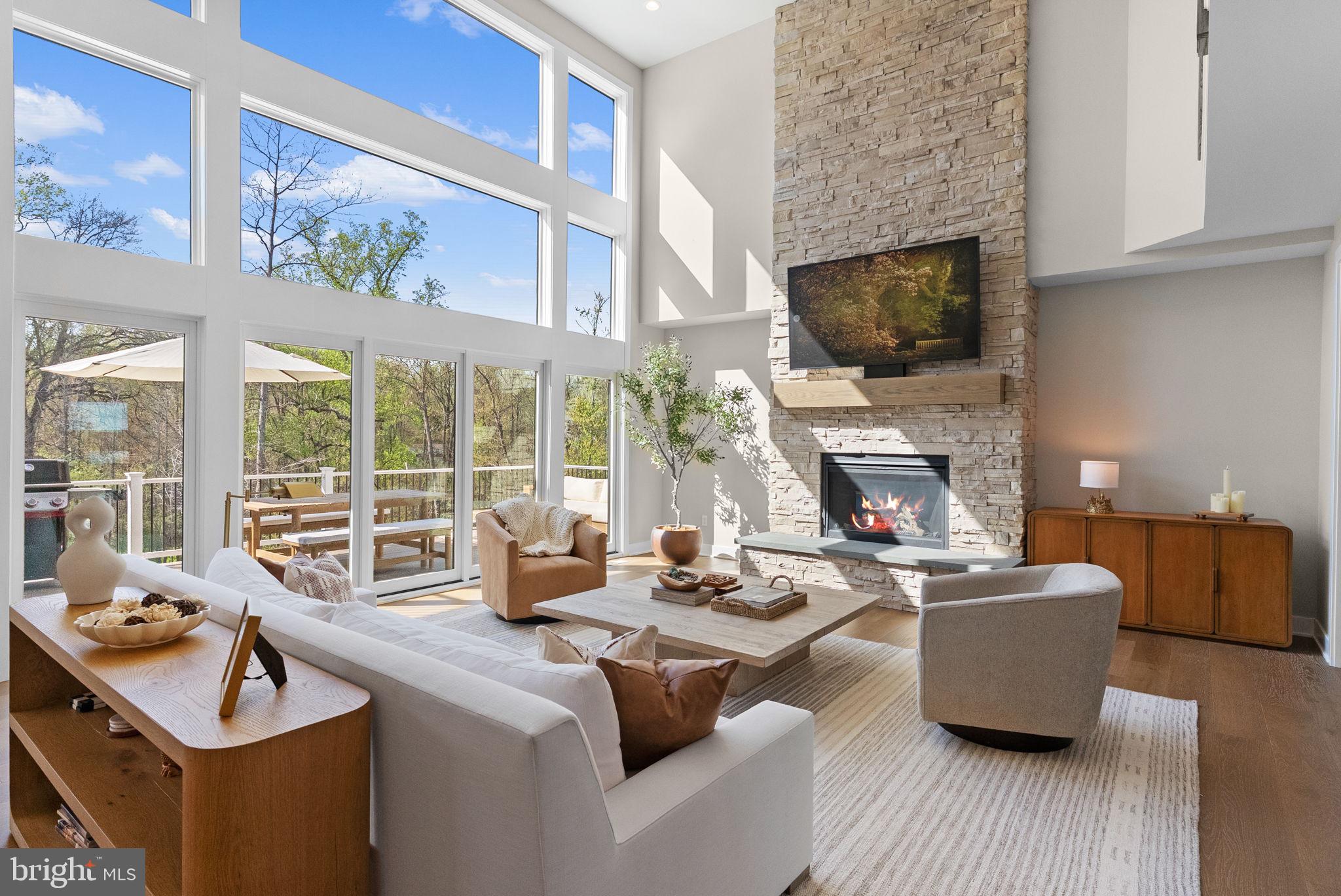 GARNET POINTE - Residential