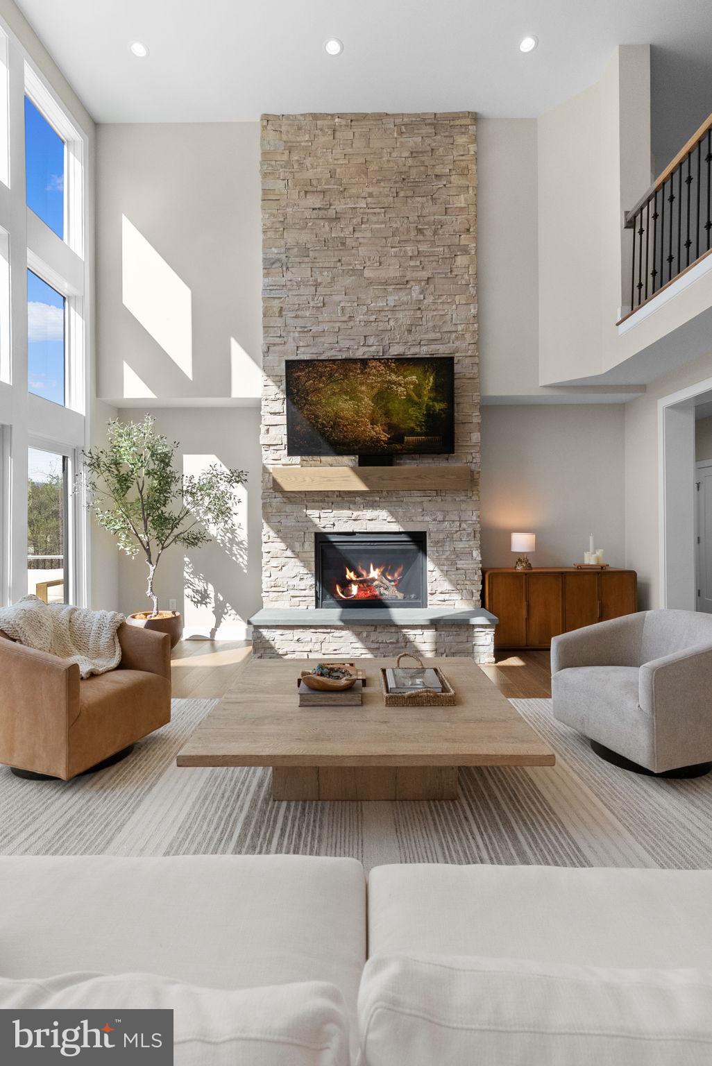 GARNET POINTE - Residential