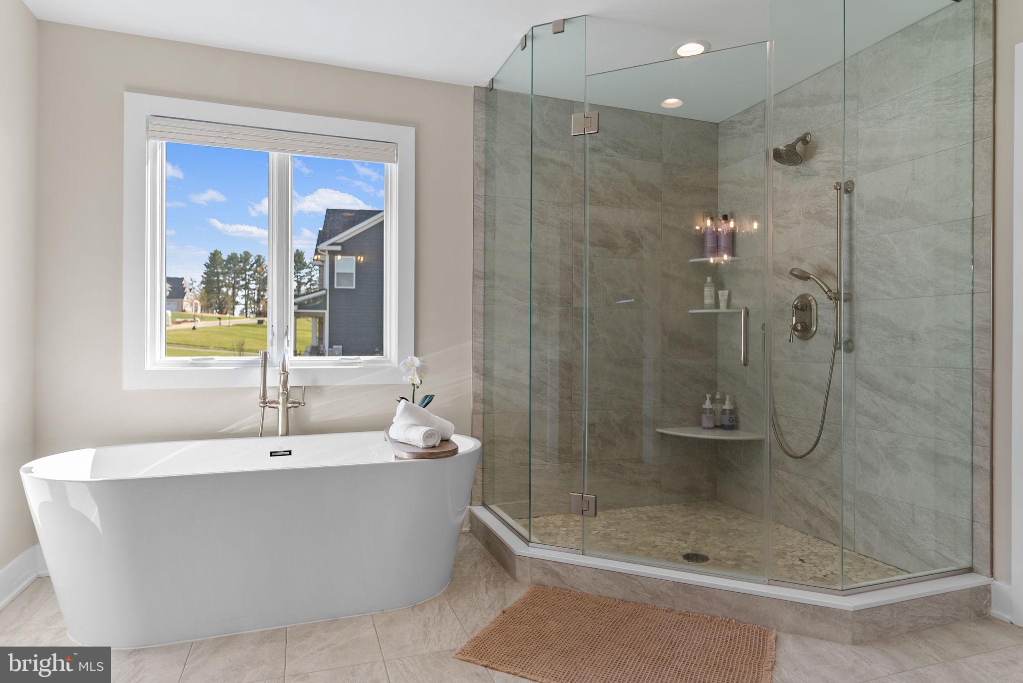 GARNET POINTE - Residential