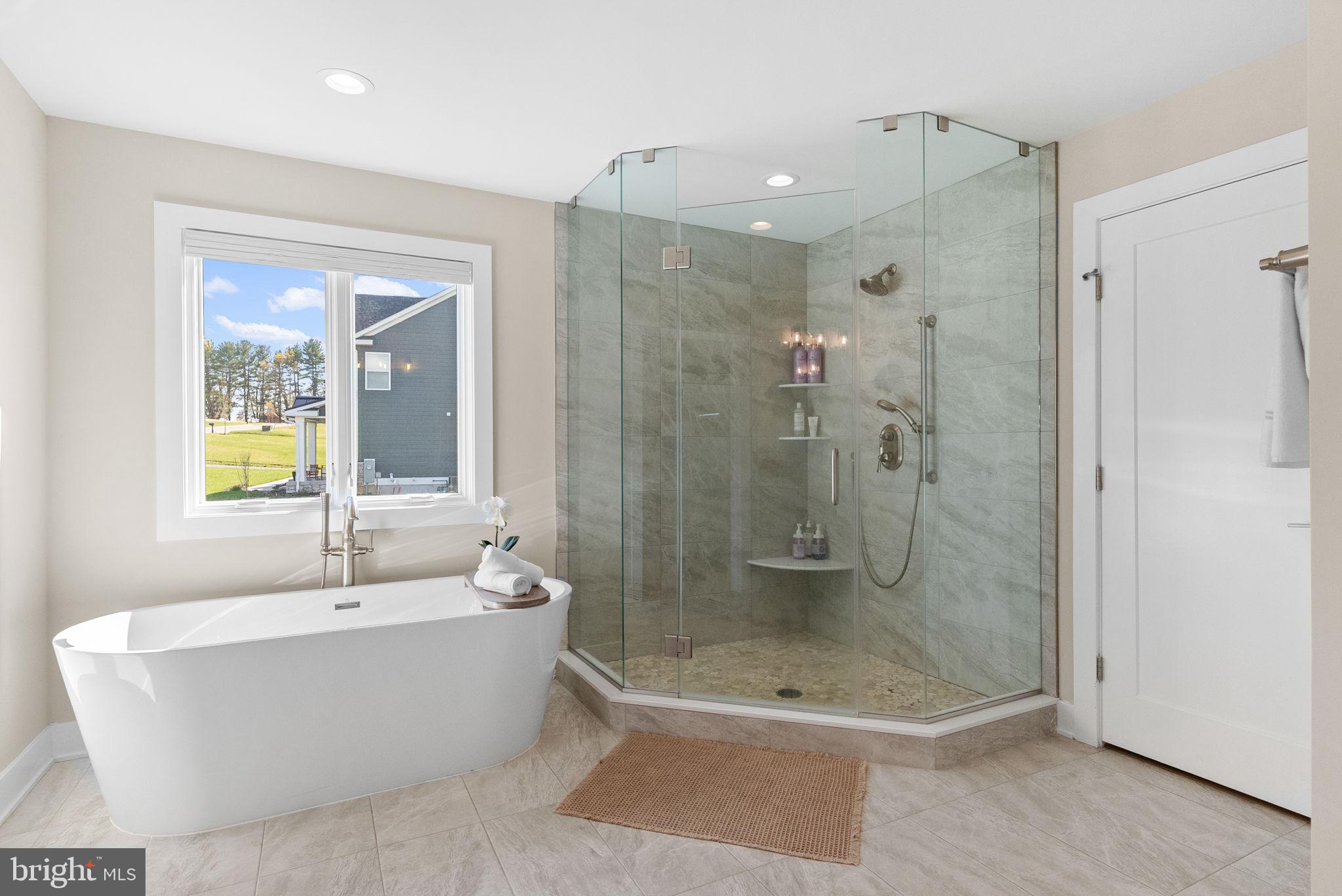 GARNET POINTE - Residential