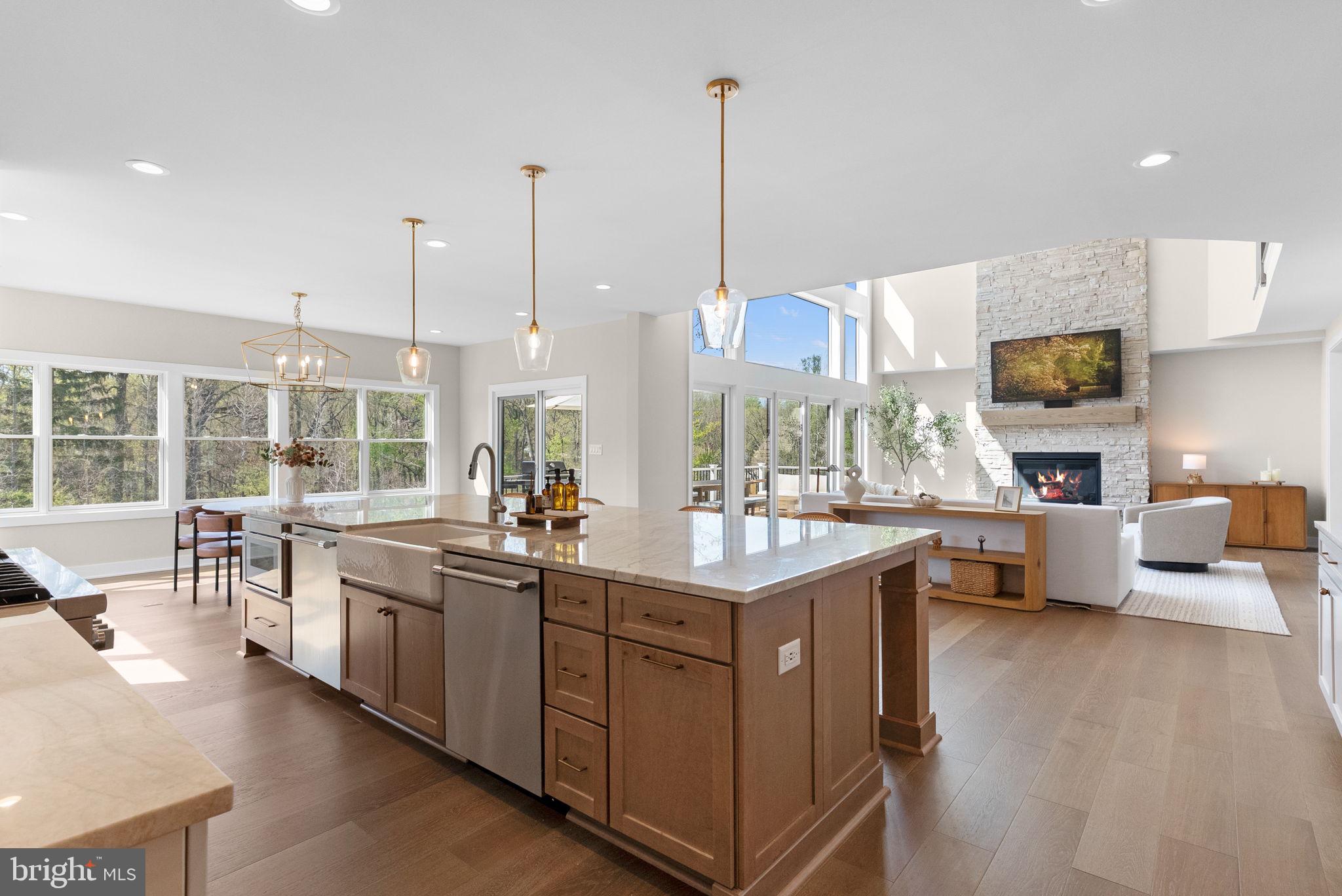 GARNET POINTE - Residential