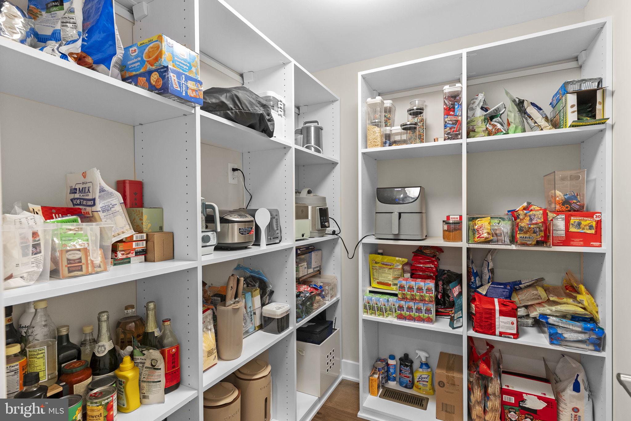 GARNET POINTE - Residential