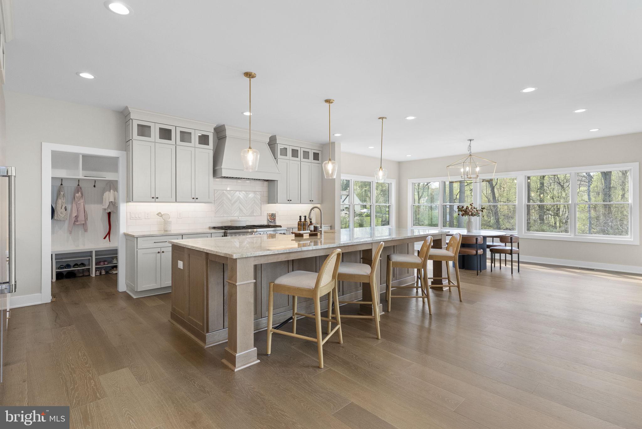 GARNET POINTE - Residential