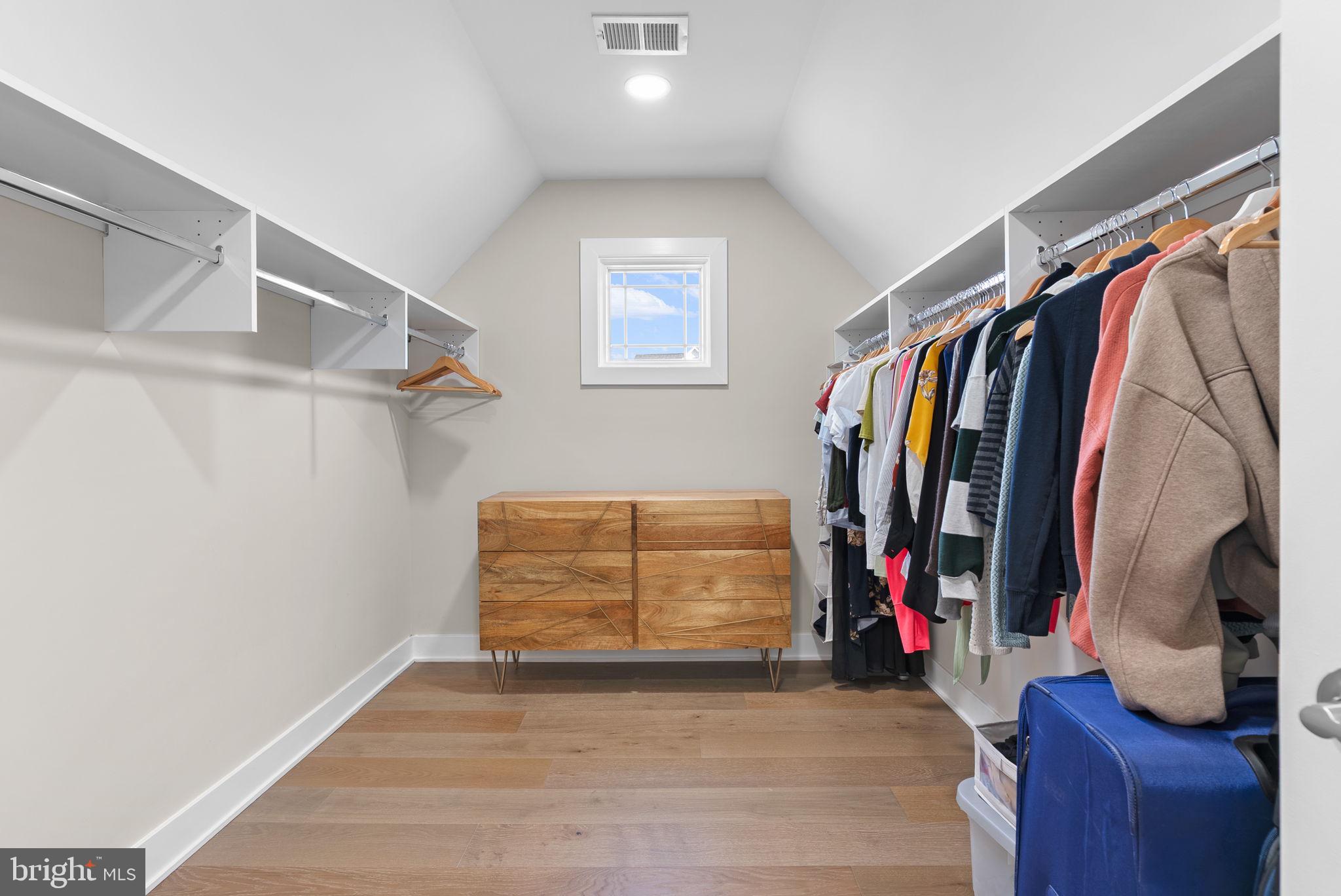 GARNET POINTE - Residential