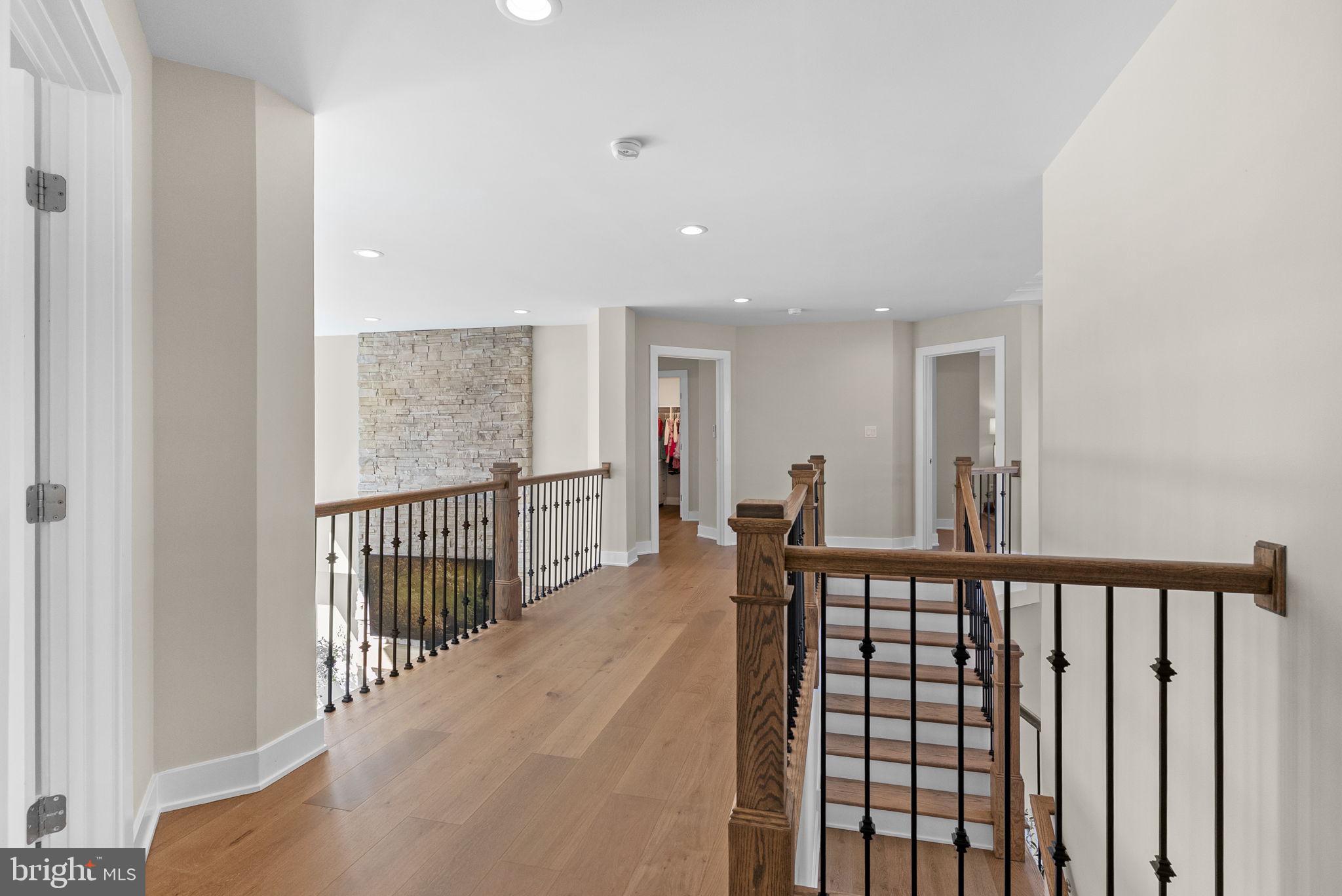 GARNET POINTE - Residential