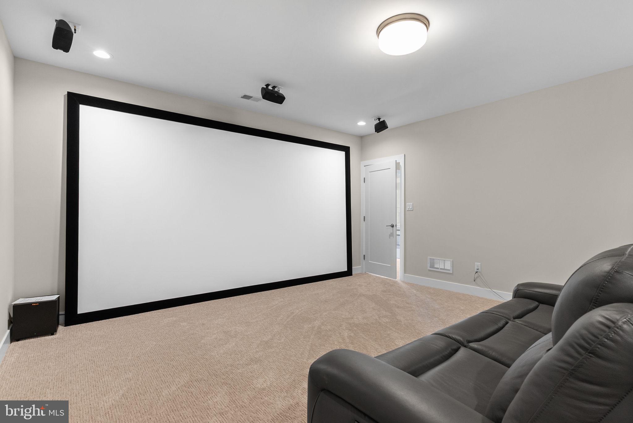 GARNET POINTE - Residential