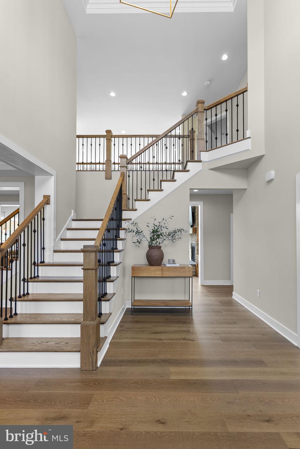 GARNET POINTE - Residential