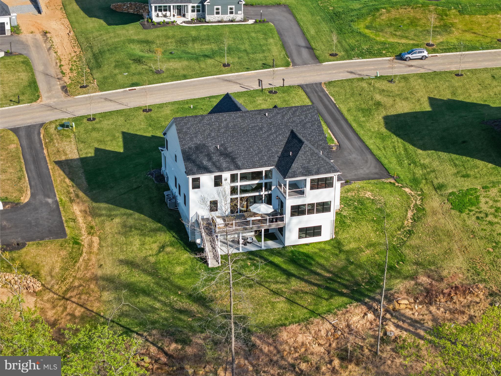 GARNET POINTE - Residential