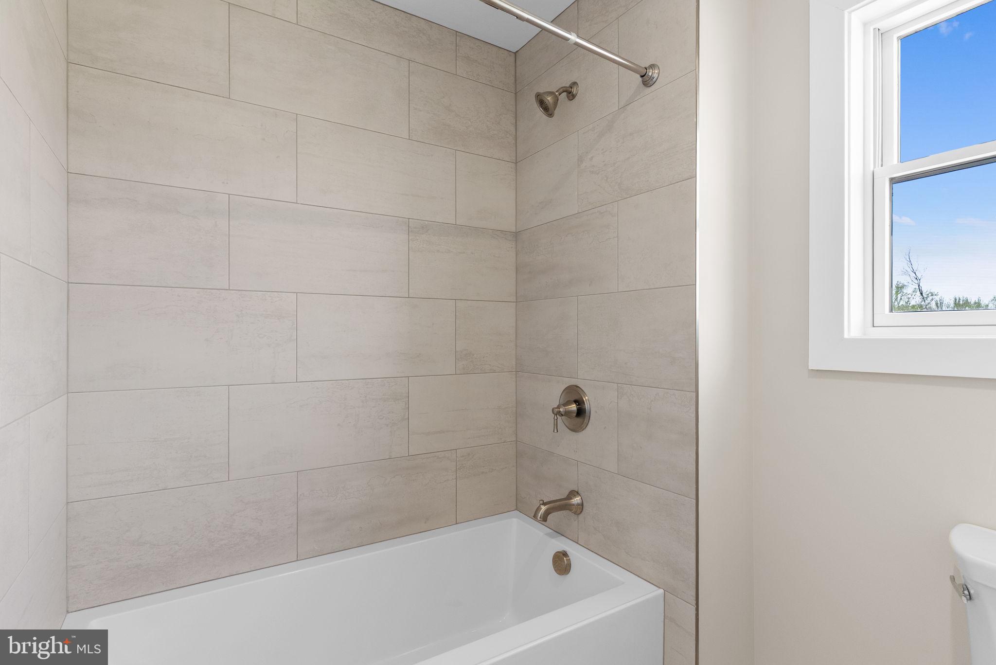 GARNET POINTE - Residential