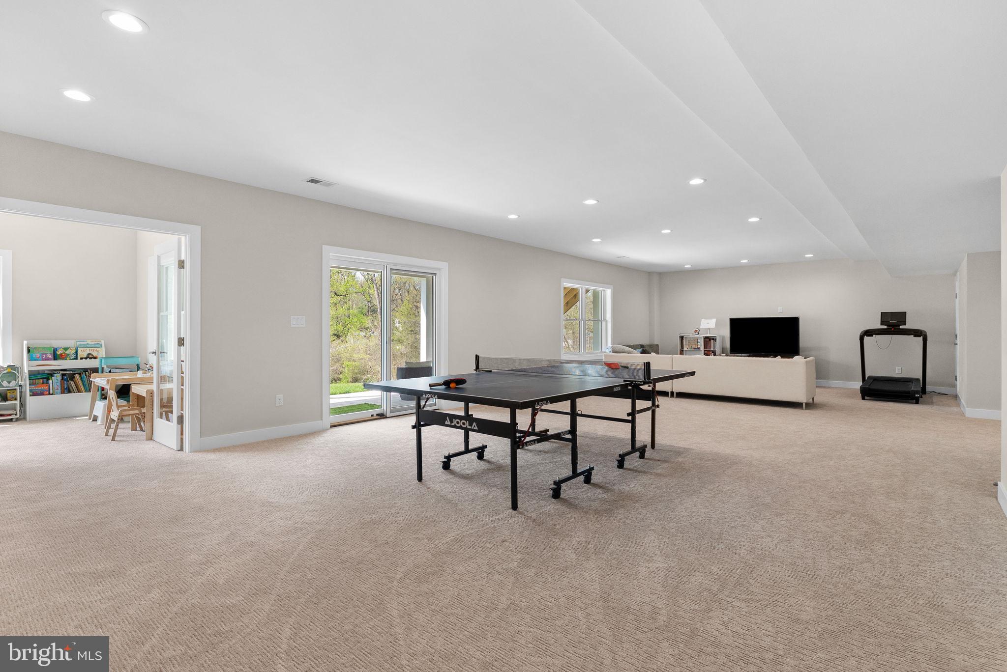 GARNET POINTE - Residential