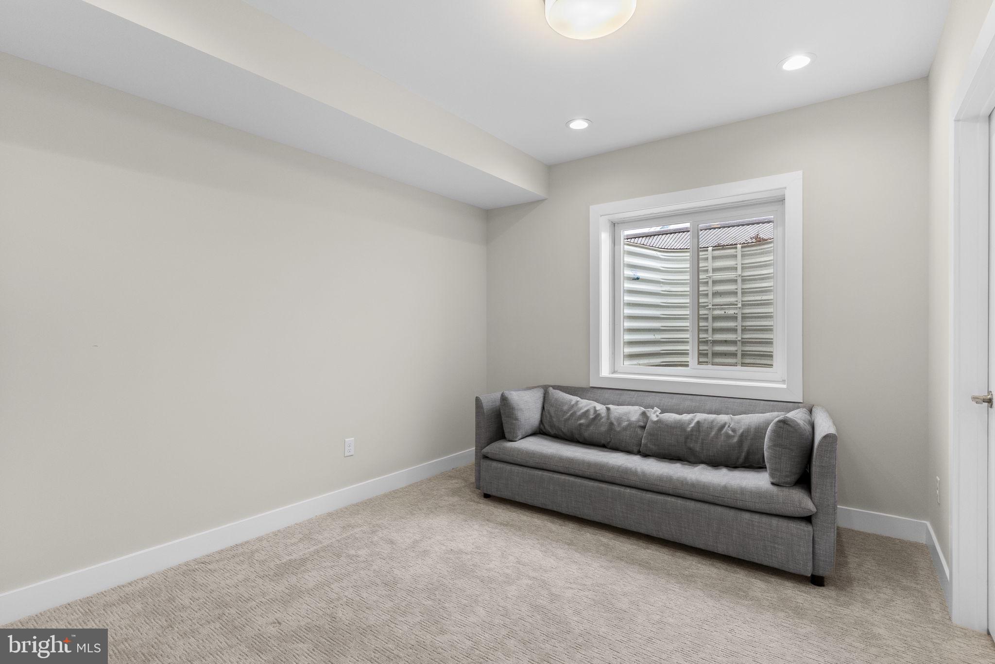 GARNET POINTE - Residential