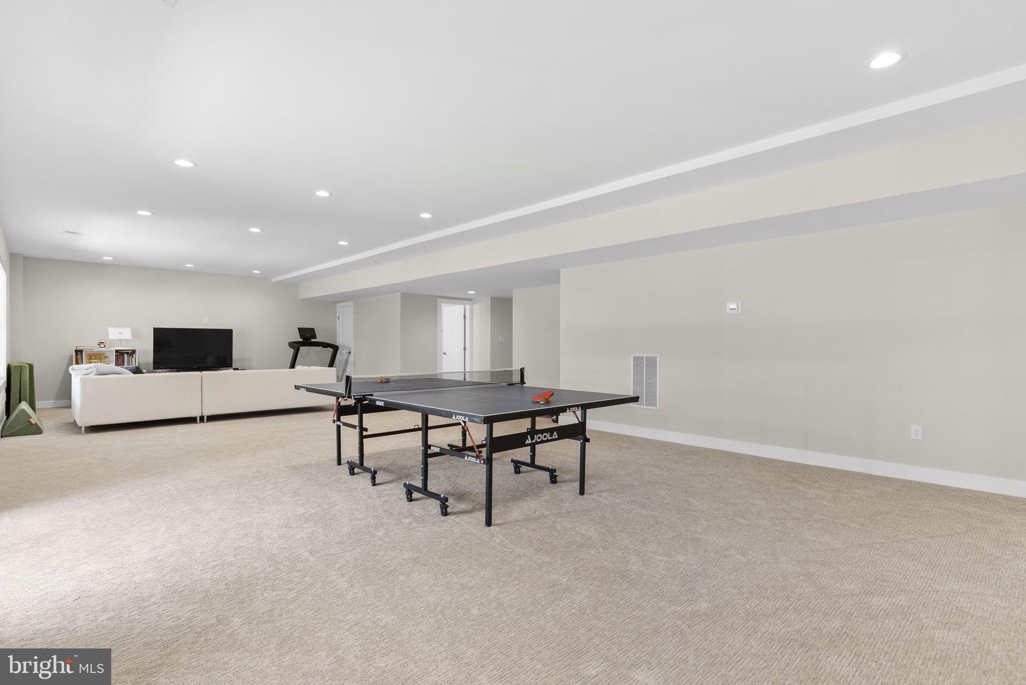 GARNET POINTE - Residential