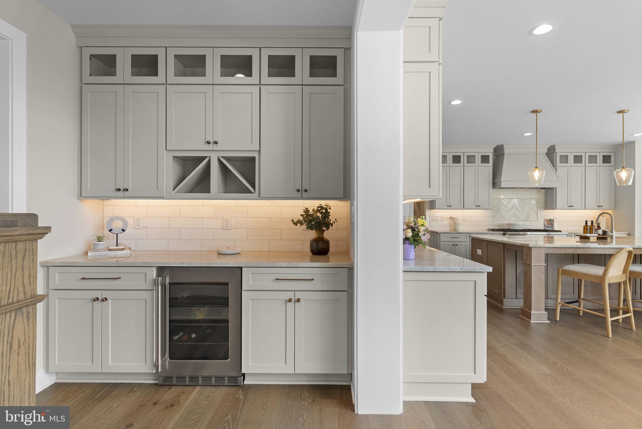 GARNET POINTE - Residential