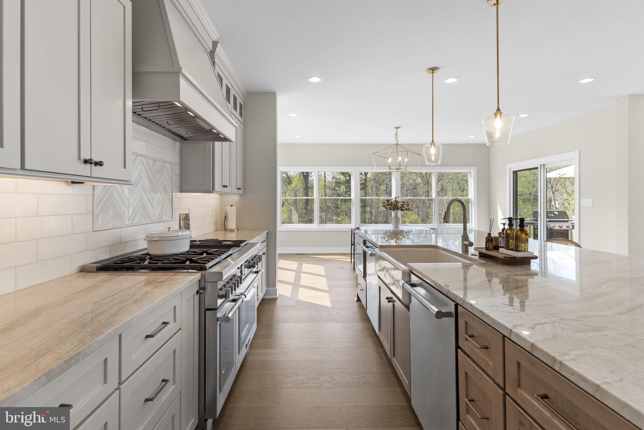 GARNET POINTE - Residential