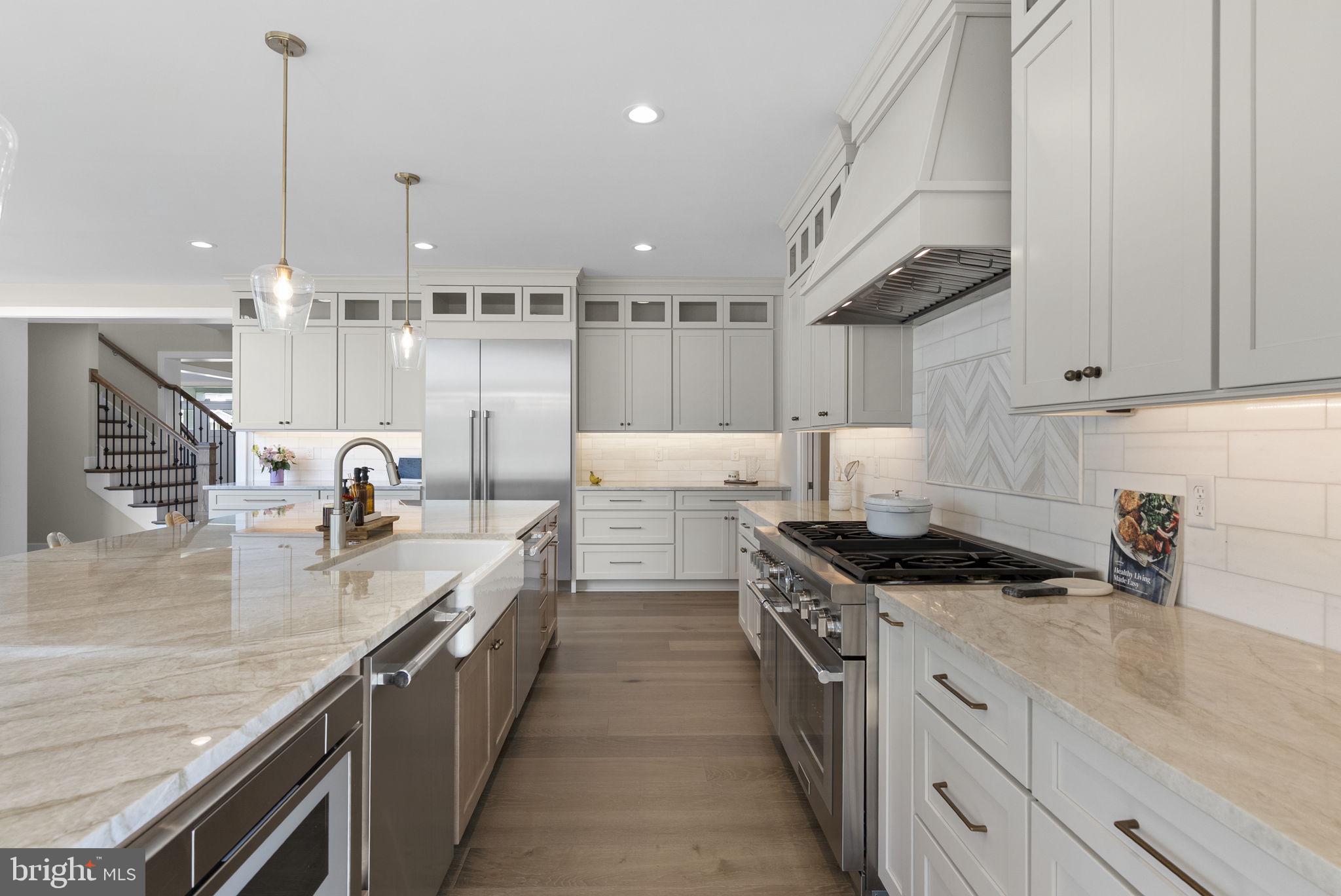 GARNET POINTE - Residential