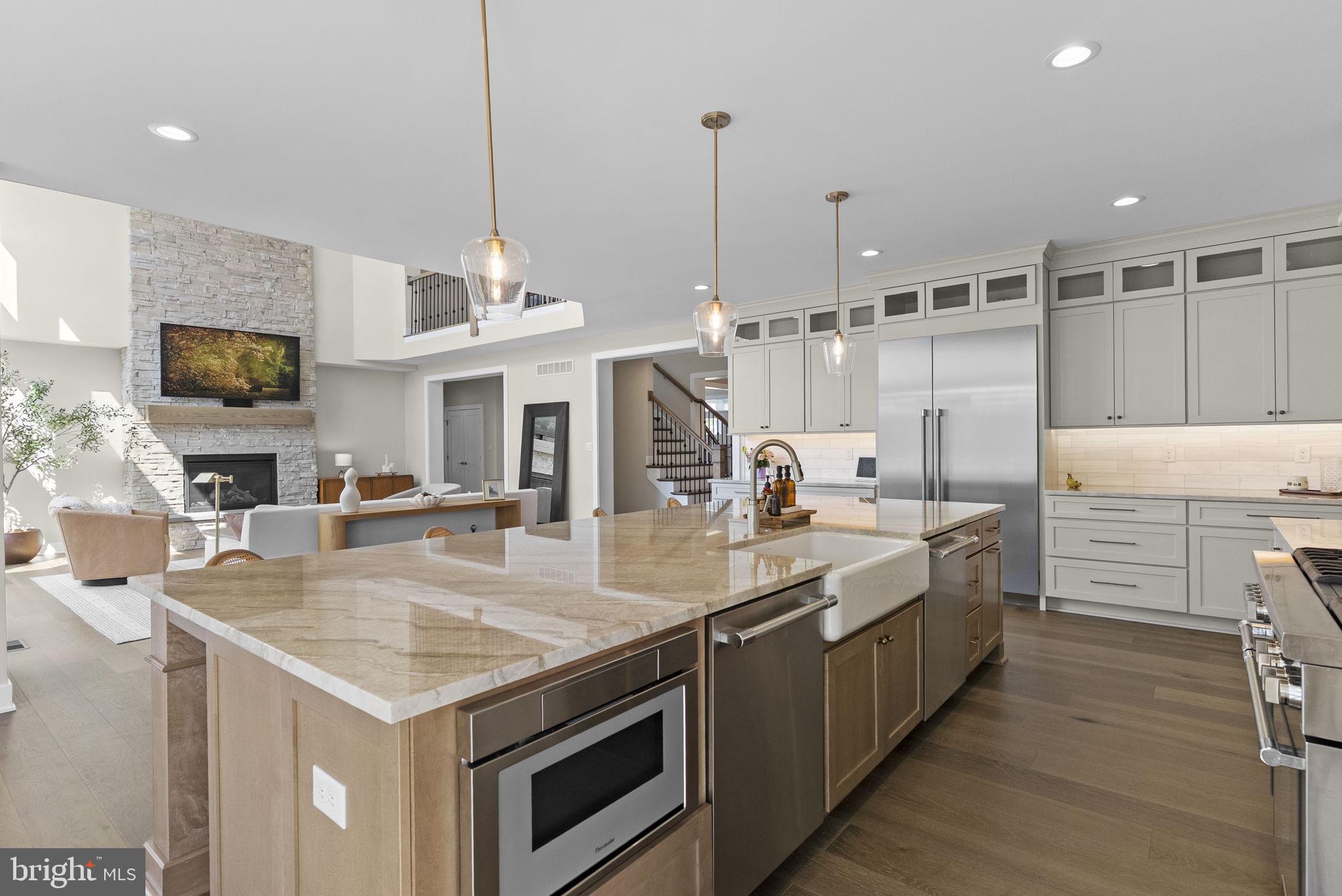 GARNET POINTE - Residential