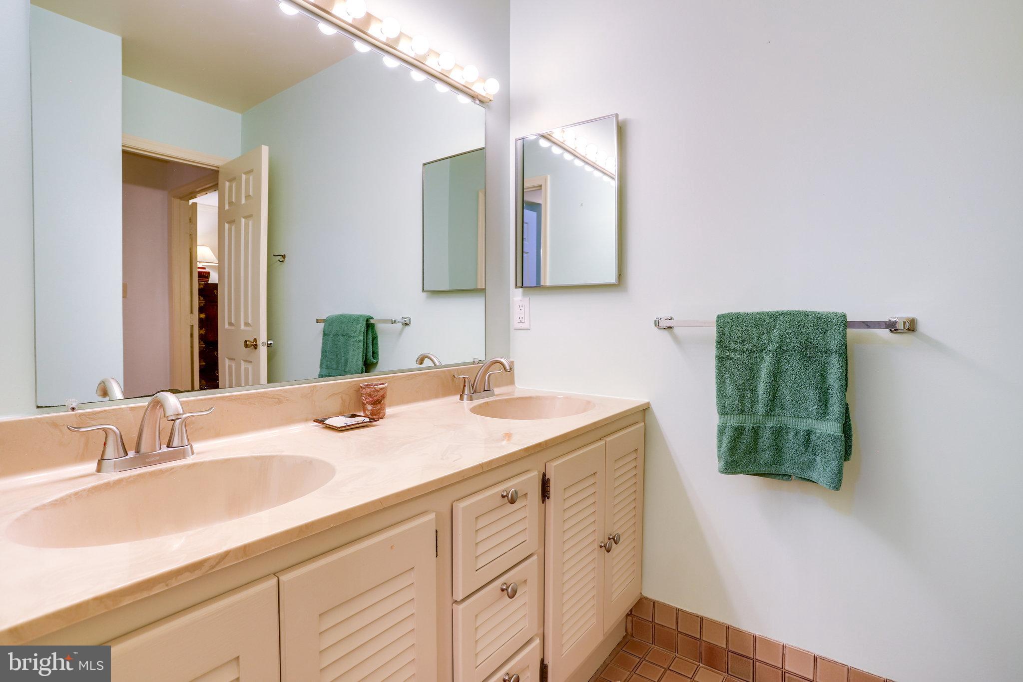 RIVER FALLS - Residential