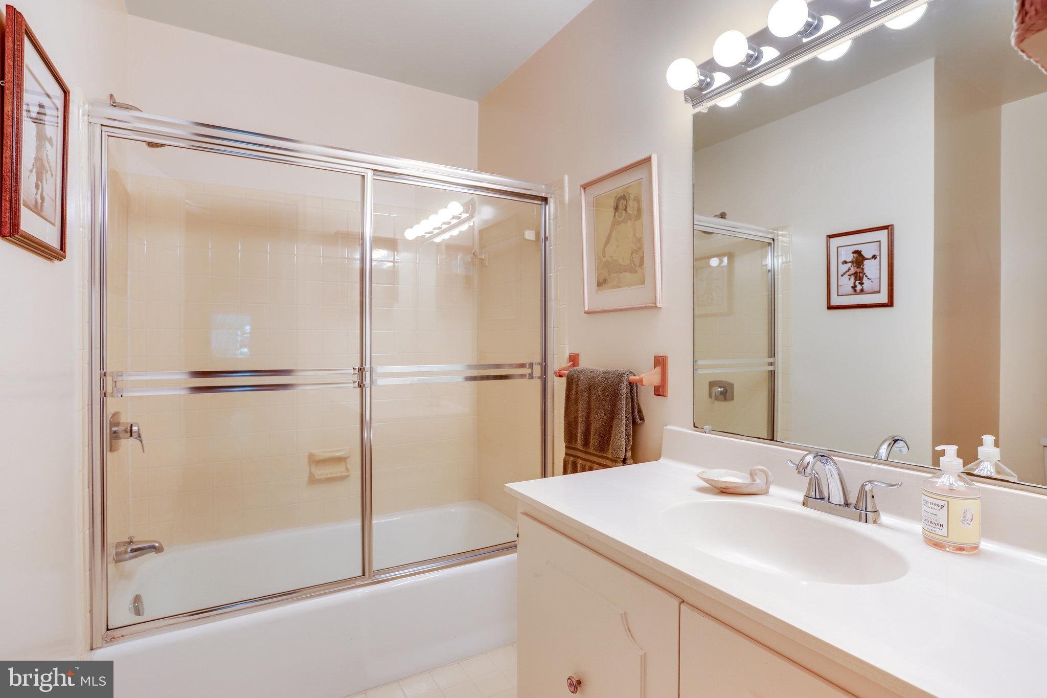 RIVER FALLS - Residential