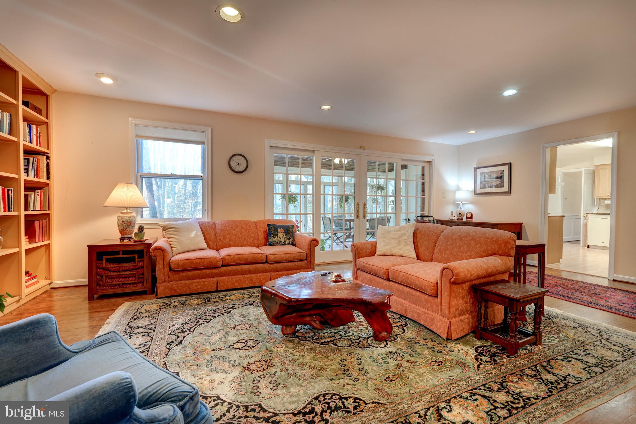 RIVER FALLS - Residential