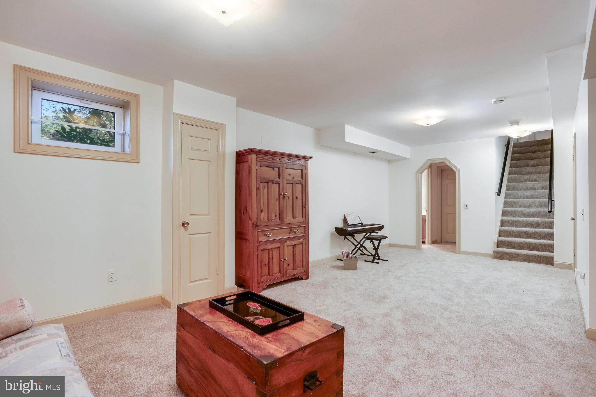 RIVER FALLS - Residential