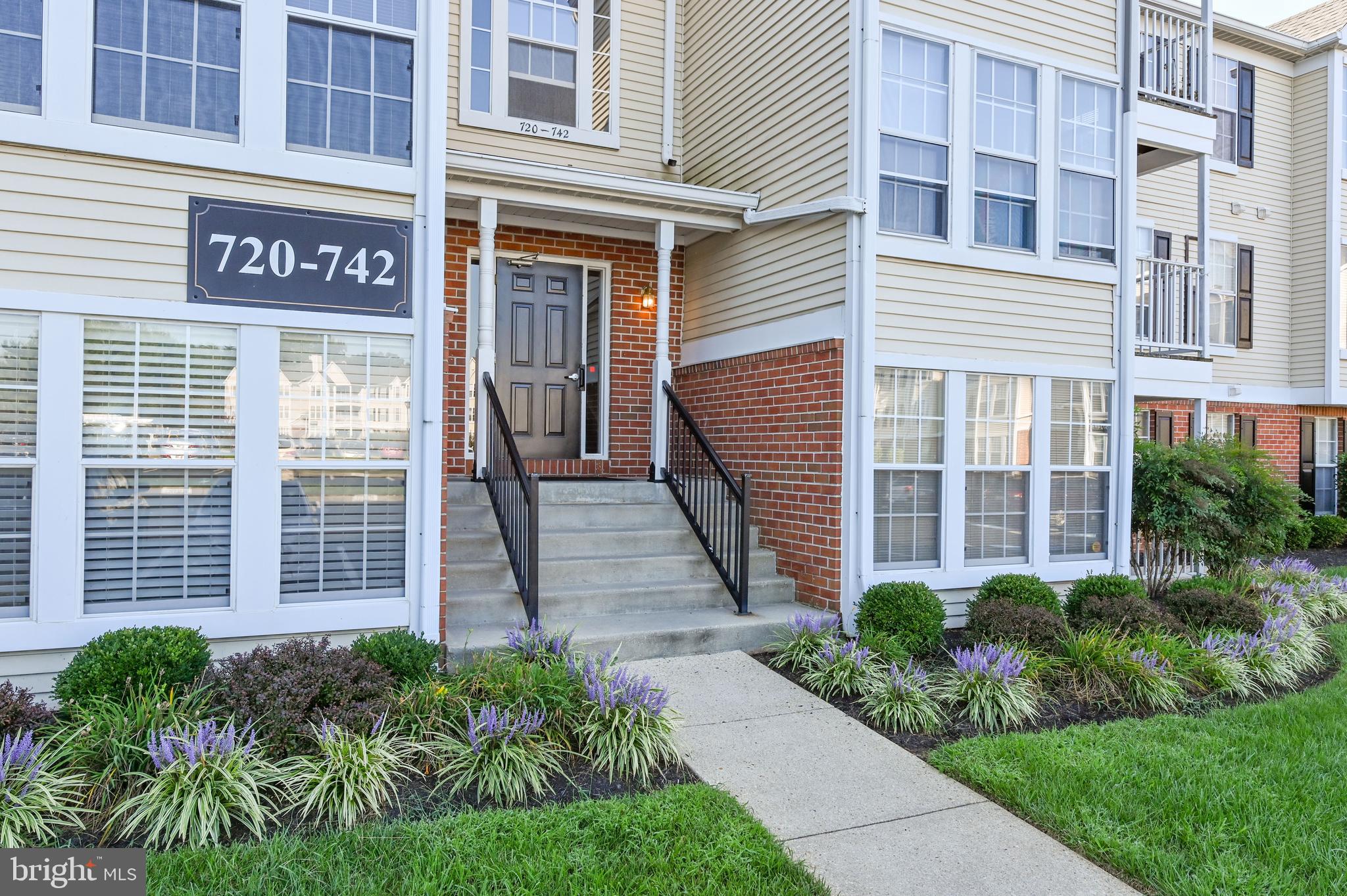 DEEP CREEK COMMONS - Residential