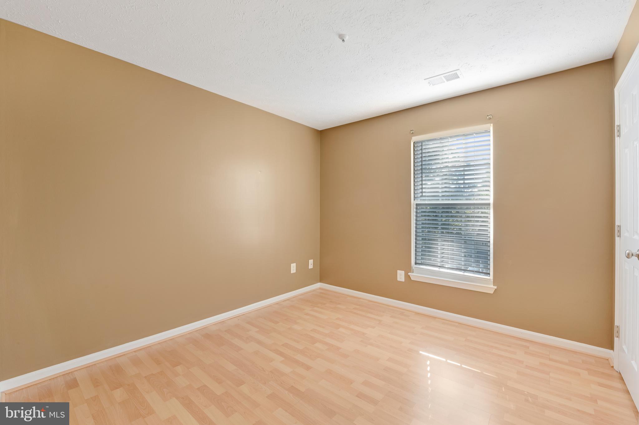 DEEP CREEK COMMONS - Residential