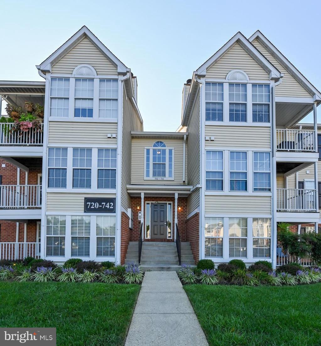 DEEP CREEK COMMONS - Residential