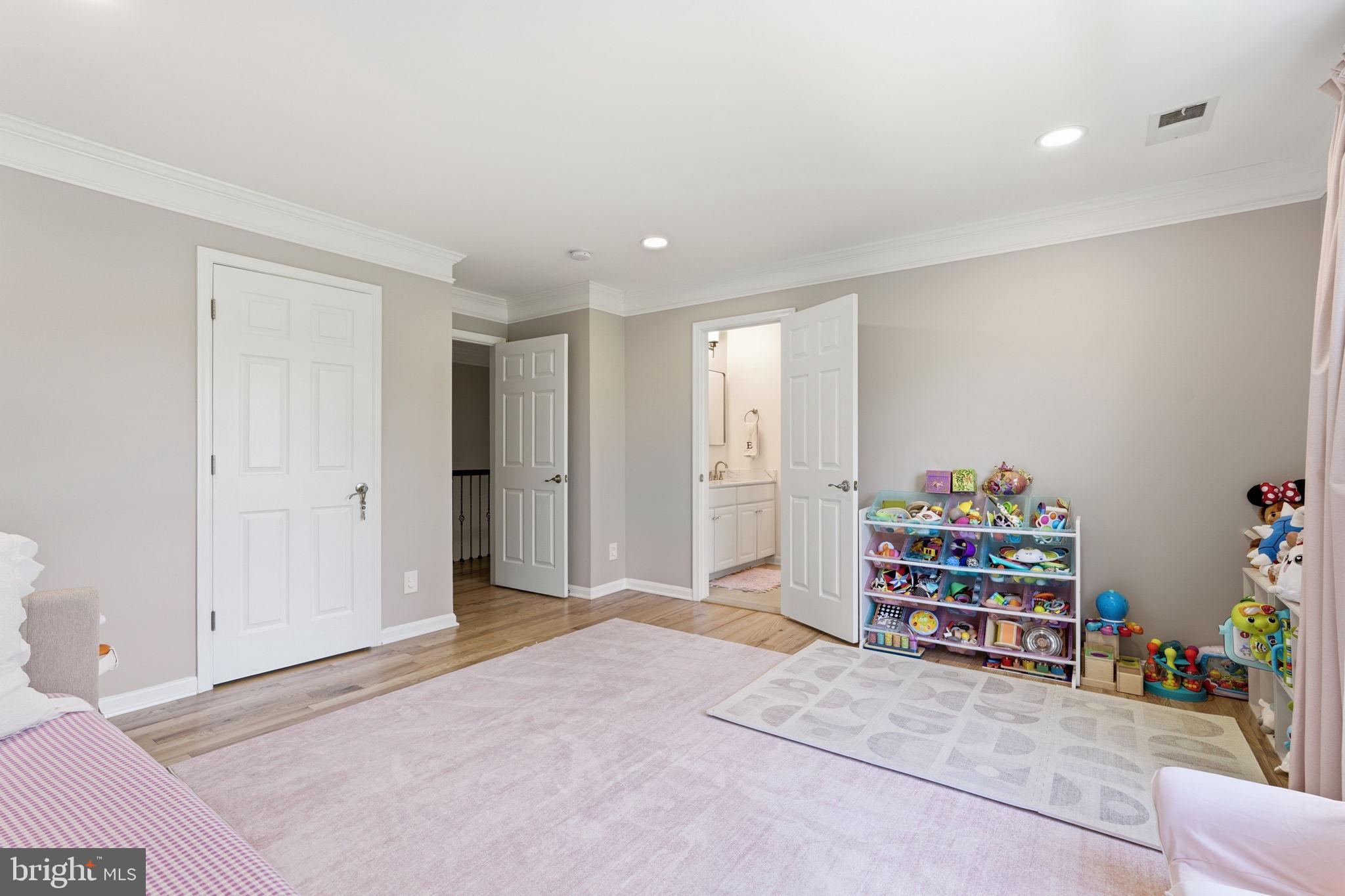 HEATHERBROOK - Residential