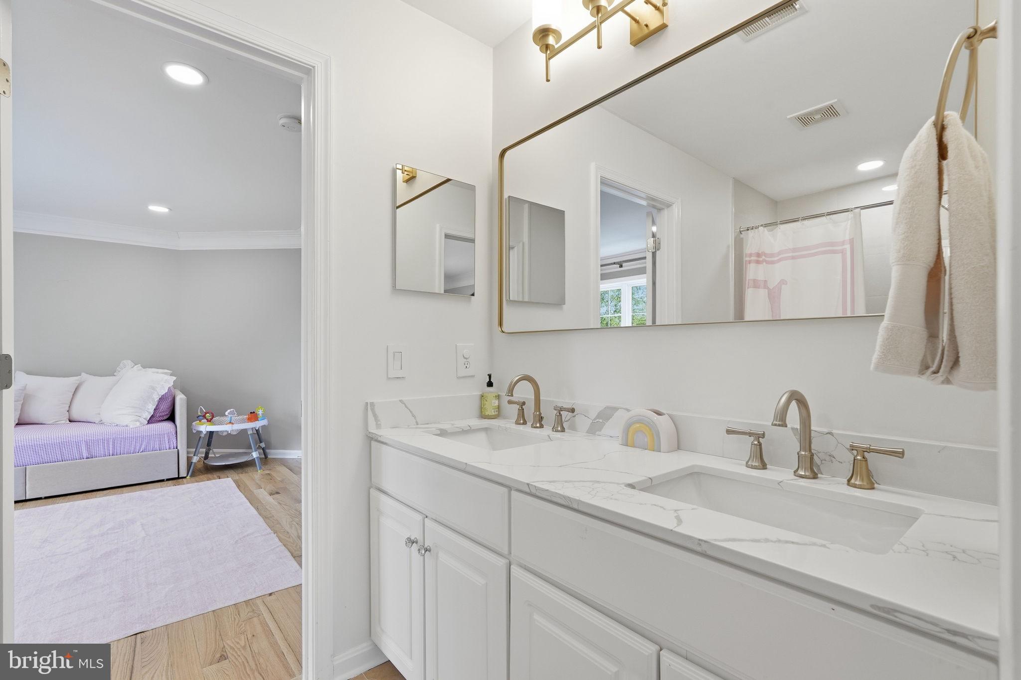 HEATHERBROOK - Residential