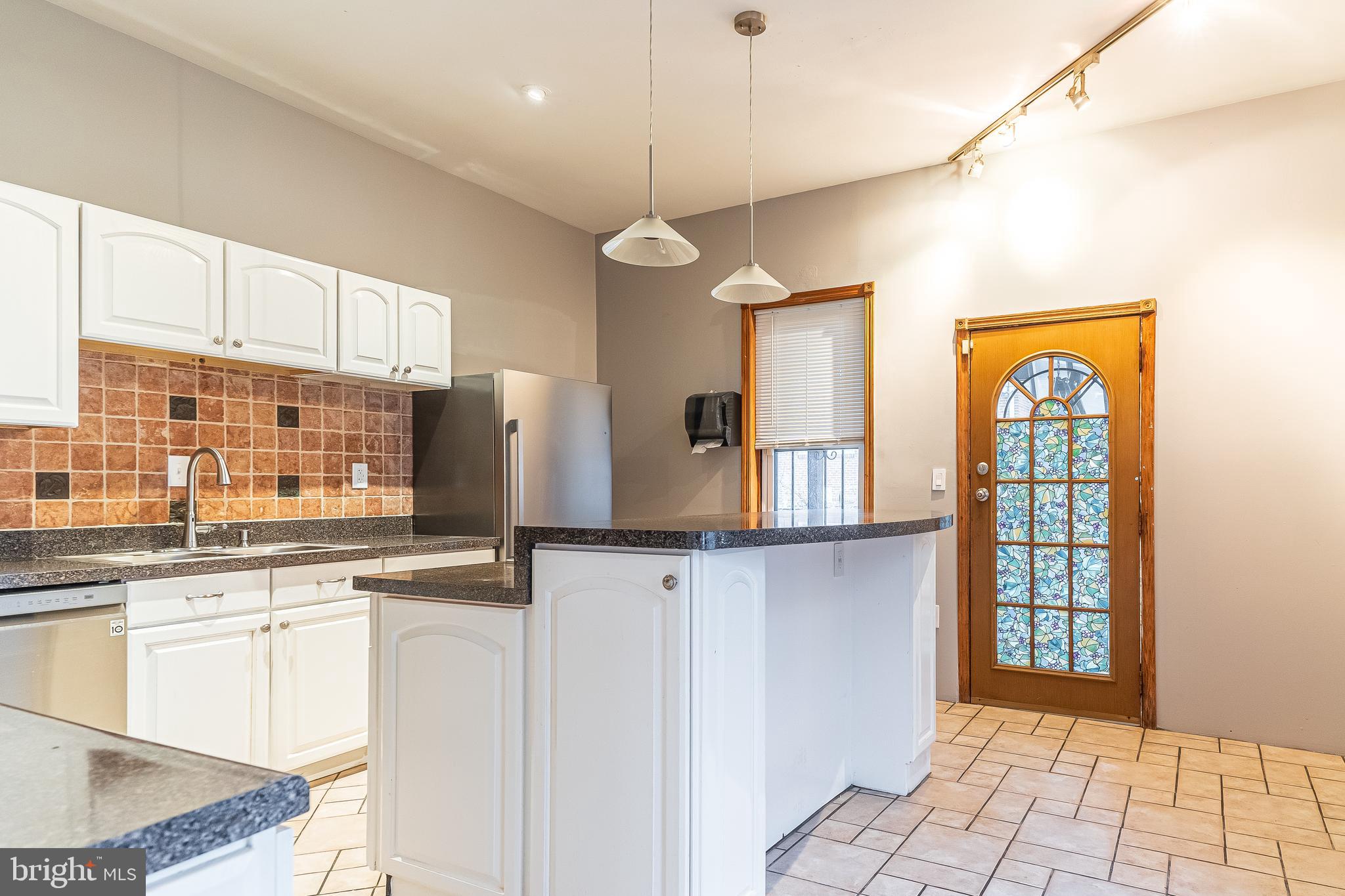 UNIVERSITY CITY - Residential