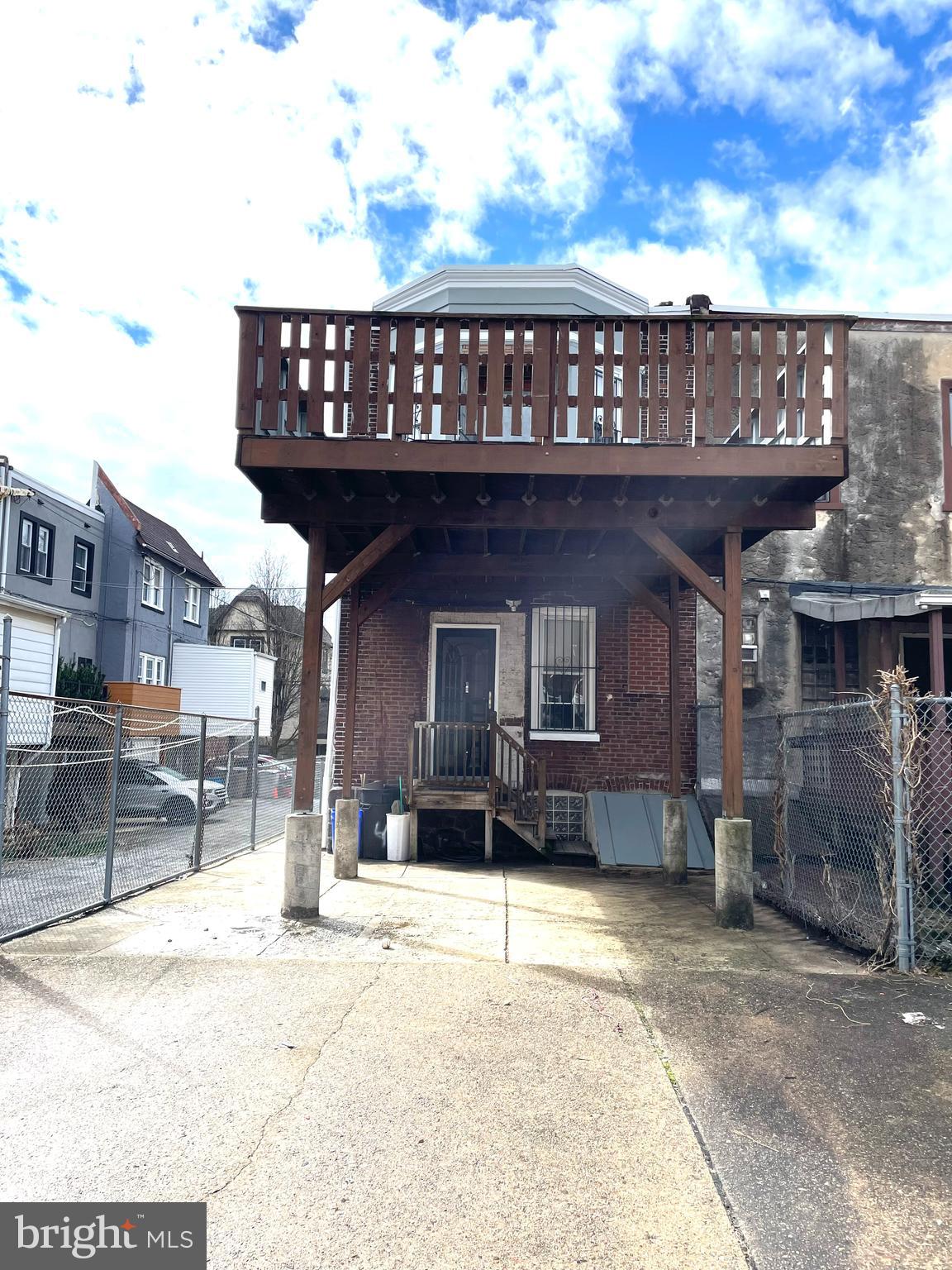 UNIVERSITY CITY - Residential