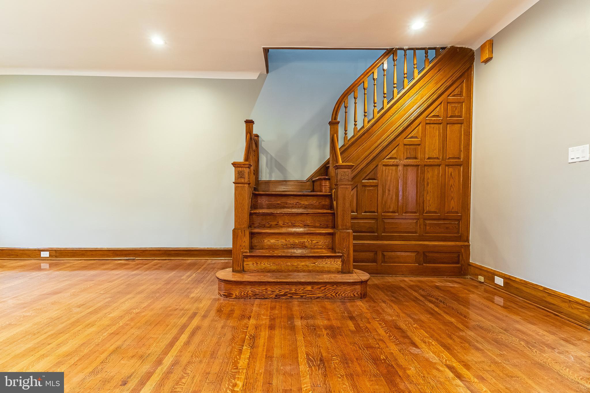 UNIVERSITY CITY - Residential