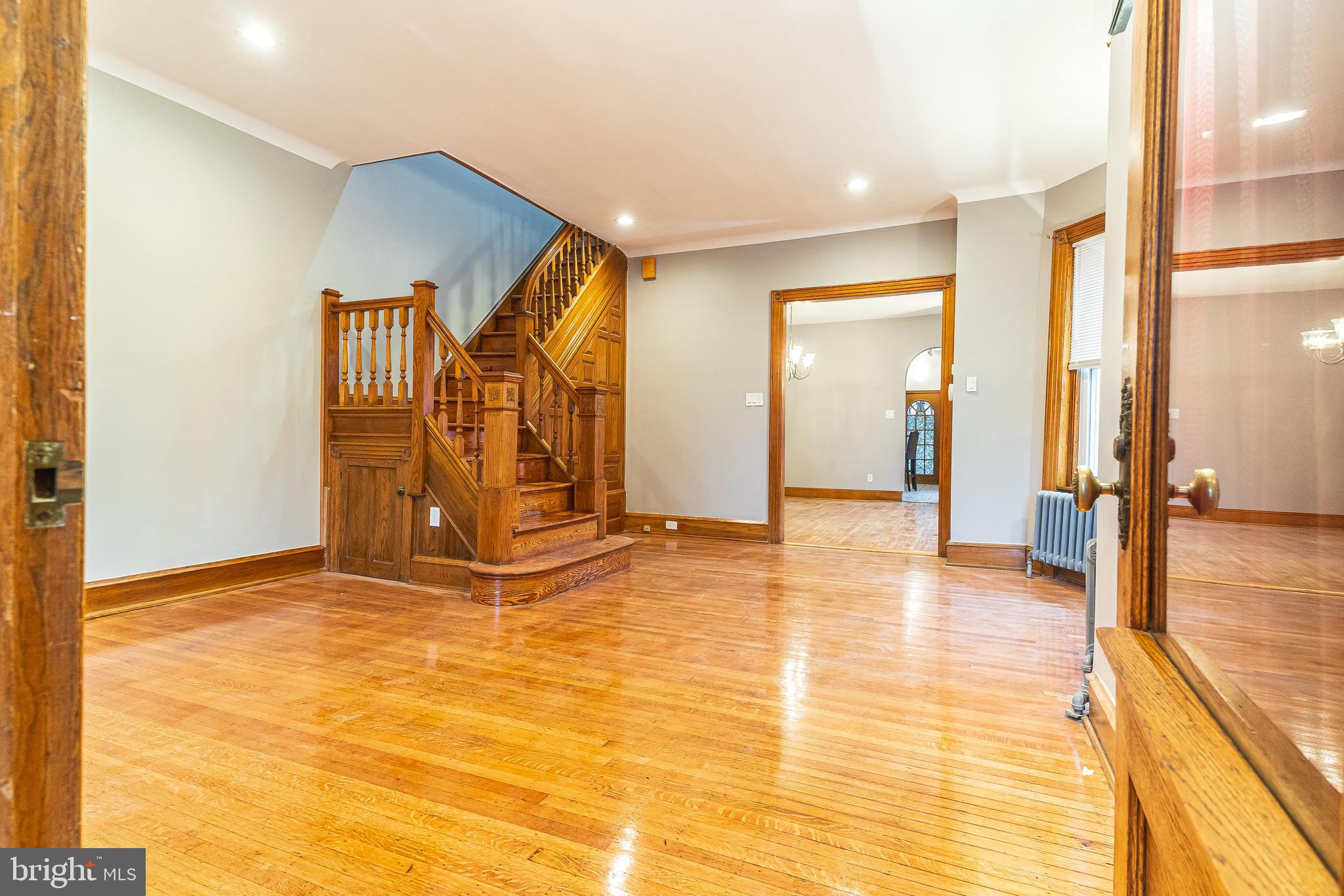 UNIVERSITY CITY - Residential