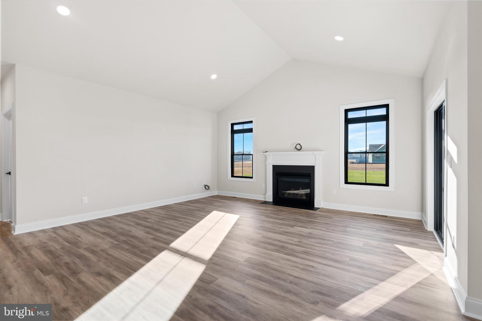 LAKEVIEW ESTATES - Residential